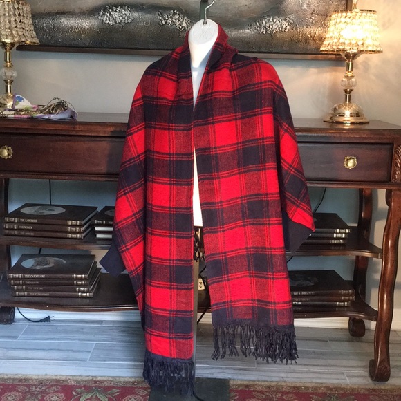 Shawl/poncho - Picture 2 of 2